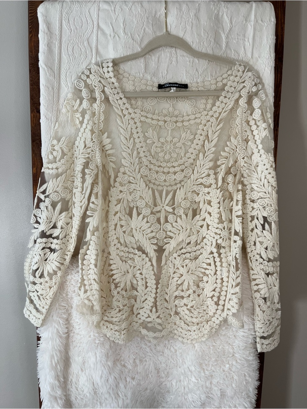 Banana USA Cream Floral Embroidered Mesh Lace Boho Blouse - Women’s Large